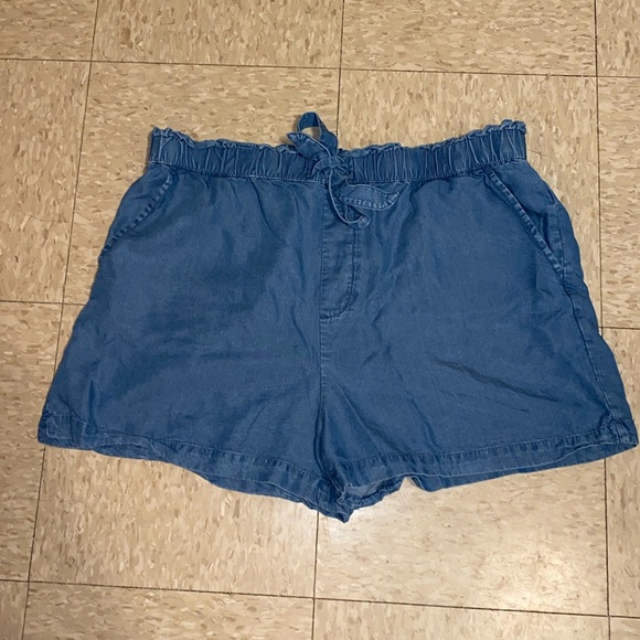 Lucky Brand Paperbag Waist Wide Leg Shorts in Fisherman’s Blue size Large - Picture 2 of 16